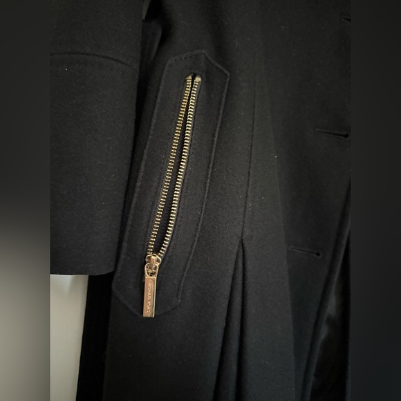 Coat - Picture 3 of 11